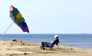 inside-out-beach-umbrella