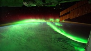 northern-lights-iss-400x225