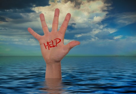 drowning-help-public-domain-460x317